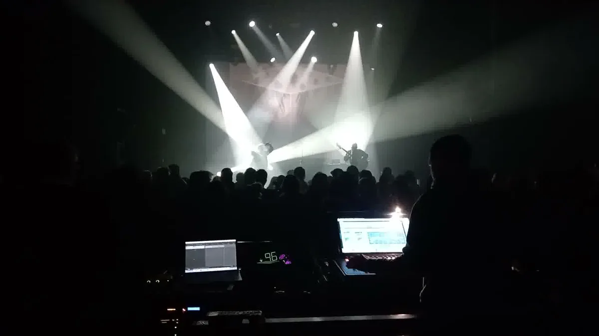 Video Mapping audio-réactif — Metronum Inouï · Ygnare, Toulouse 2026 (6)