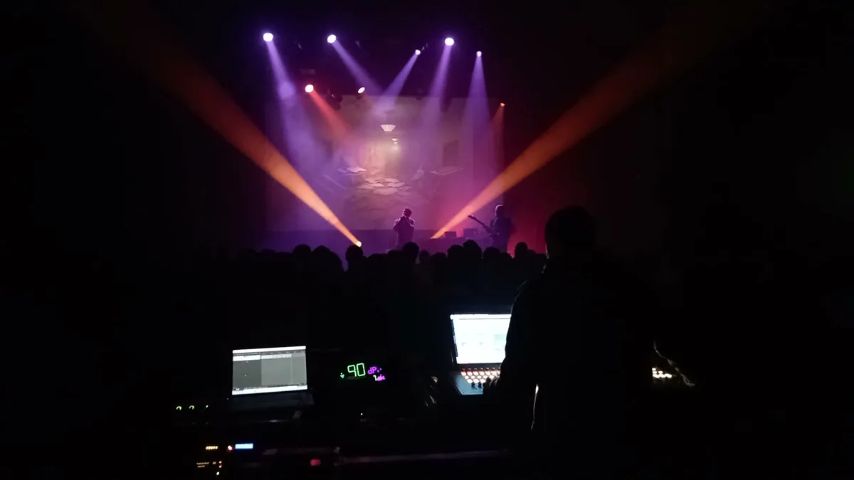 Video Mapping audio-réactif — Metronum Inouï · Ygnare, Toulouse 2026 (7)